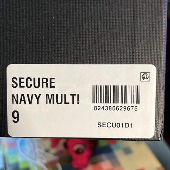 Steven by Steve Madden sneaker with rubber sole, nearly new condition. - Picture 9 of 10